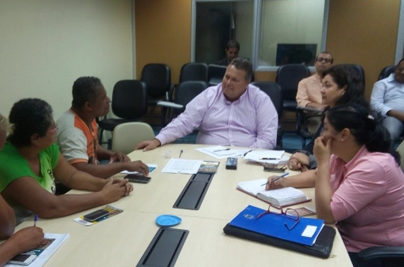 Secretário Lima Junior recebe representantes Quilombolas