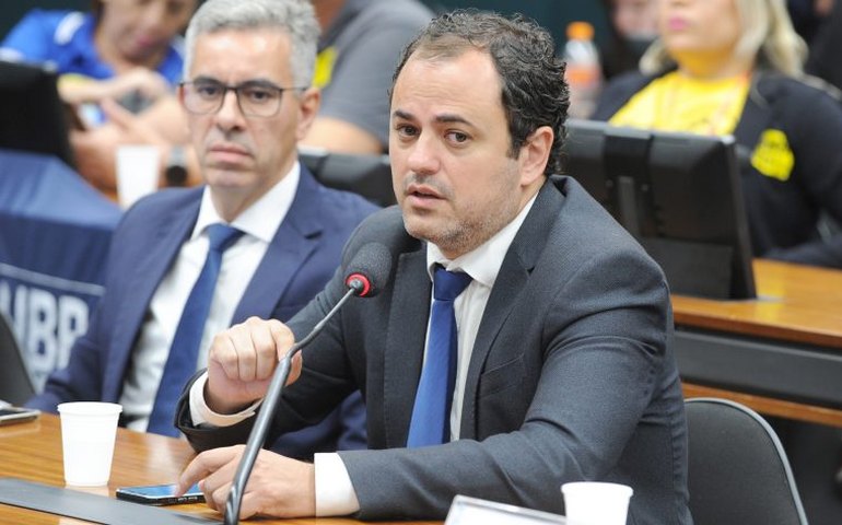 Quem é Glauber Braga, deputado alvo de processo de cassação após episódio na Câmara