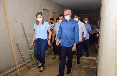 Cibele Moura visita obra do hospital de Chã Preta que conta com mais de R$ 500 mil em emenda da parlamentar  