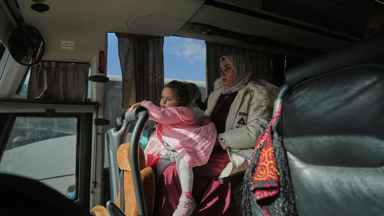 Palestinos esperam na fronteira entre Gaza e Egito enquanto nuvens de incerteza reabrem a travessia de Rafah