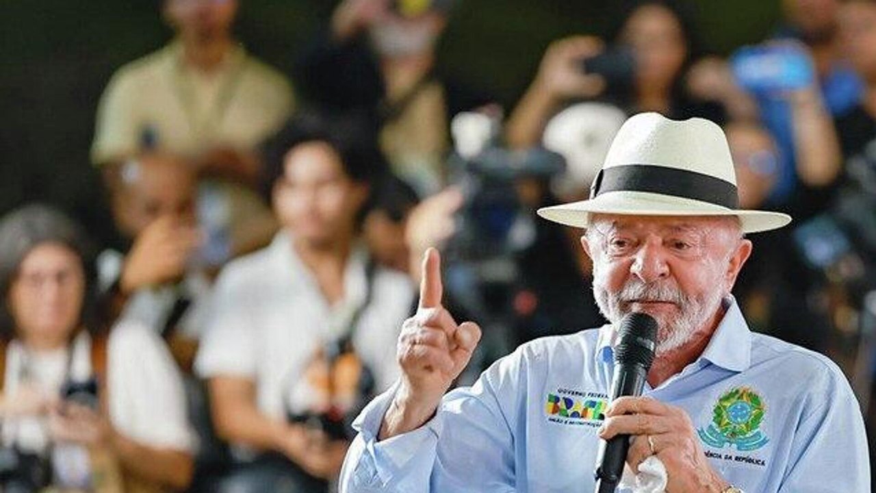 Lula oferece suprimentos e missão humanitária à Venezuela em conversa telefônica com Delcy