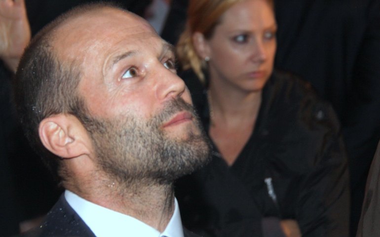 Statham volta à ação com &#8216;Infiltrado&#8217;