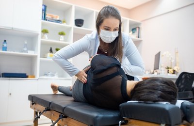 Corpos doentes na pandemia: como a quiropraxia tem tratado esses pacientes?         