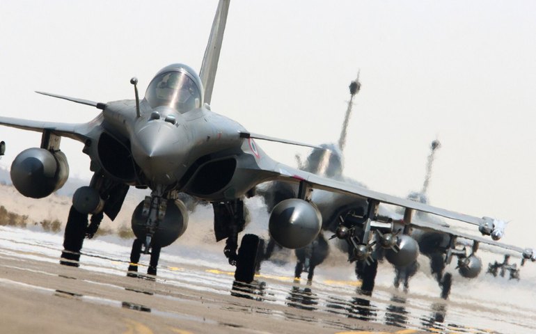 França vai implantar aviões de combate com armas nucleares em base aérea na fronteira alemã