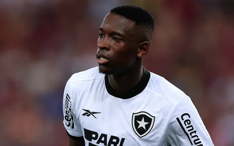 Luiz Henrique é eleito o craque do Brasileirão e Botafogo domina seleção do campeonato