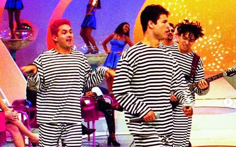 Corpos dos cinco Mamonas Assassinas serão exumados quase 30 anos após acidente