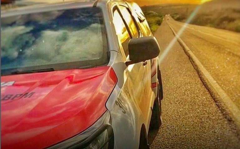 Polícia Militar apreende arma e drogas durante ação em Palmeira dos Índios