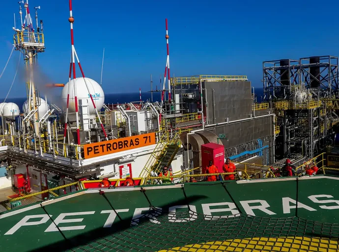 Brasil bate pela 1ª vez marca de 5 milhões de barris de petróleo e gás