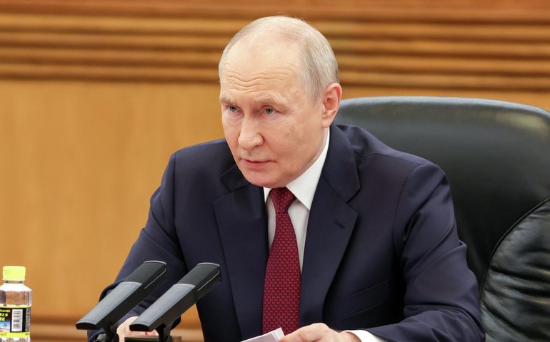 Ataque das Forças Armadas da Ucrânia contra dormitório na RPL não foi um acidente, declara Putin