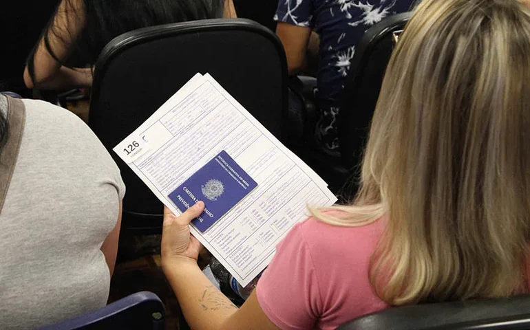 Desocupação em Alagoas é de 7,7% no 3º trimestre deste ano