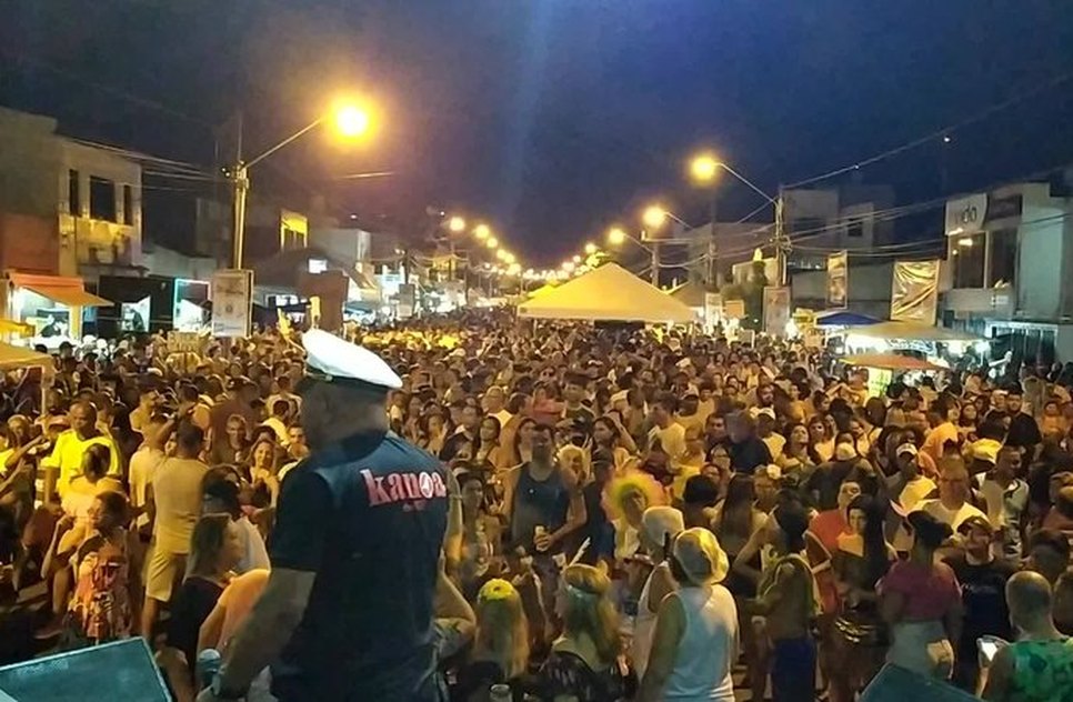 CARRO QUEBRADO / Foto: Reprodução