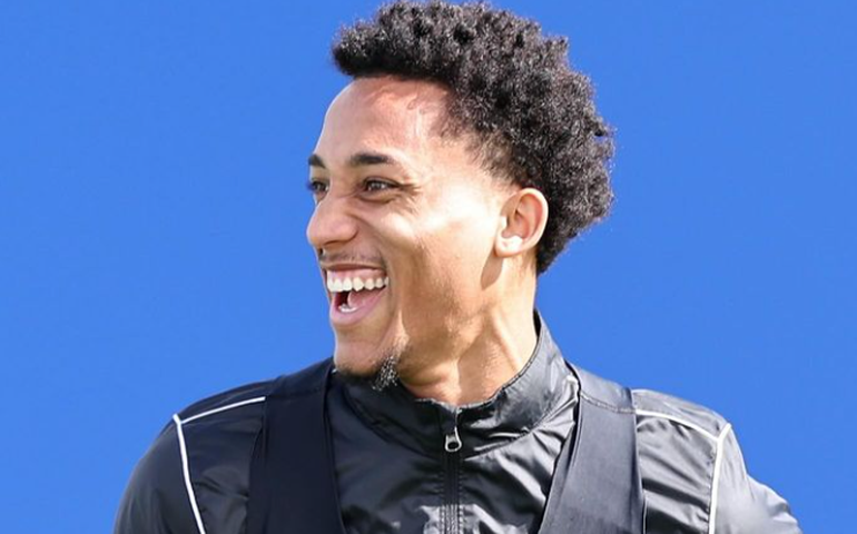 João Pedro já está com a seleção brasileira para jogo contra Equador