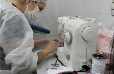 Servidores produzem máscaras para usuários do PAM Dique Estrada