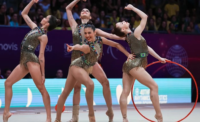 Conjunto brasileiro no Mundial de Ginástica Rítmica 2023 em Valência