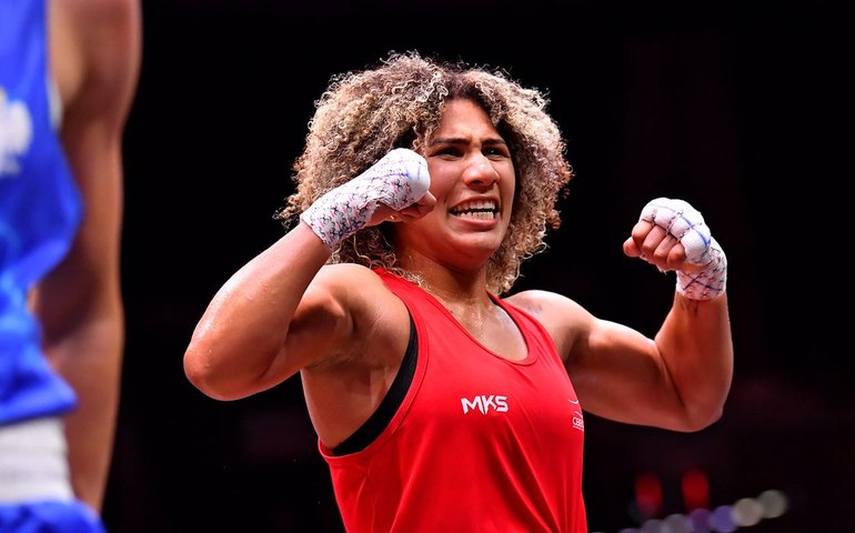 Rebeca Lima é campeã mundial de boxe em Liverpool