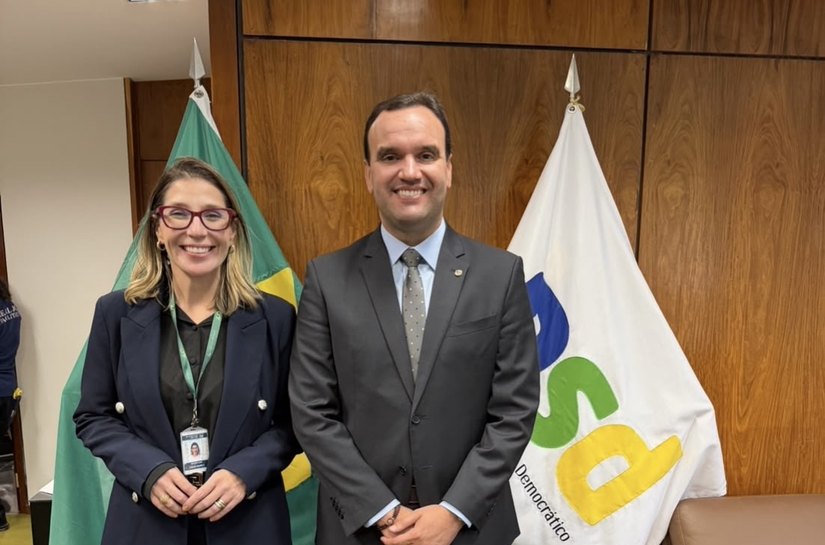Eleita com mais de 71 mil votos, Julia Nunes inicia agenda na Câmara Federal e reforça compromisso com a defesa das mulheres