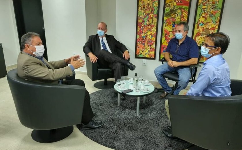Em reunião, PGJ Márcio Roberto e prefeito de Messias falam sobre importância da transparência na gestão pública