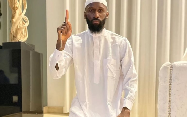 Rudiger defende religião e explica gesto após denunciar jornalista que o associou ao Estado Islâmico