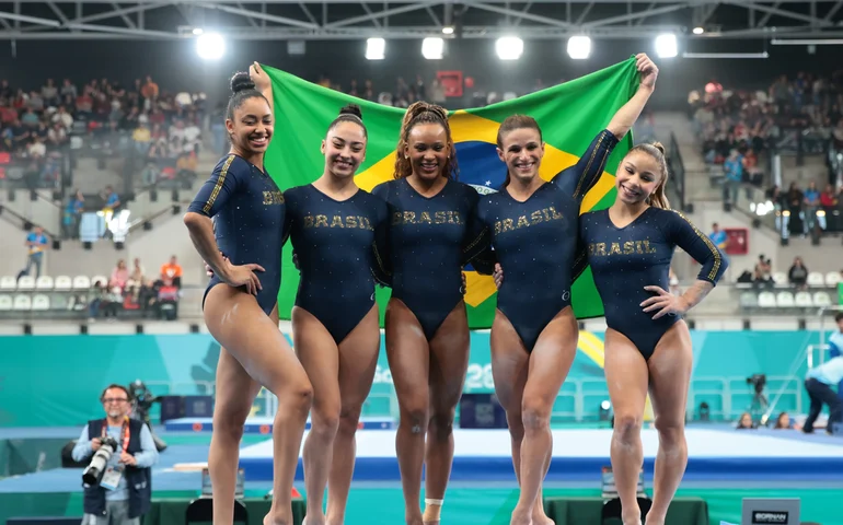 Rebeca Andrade e Flavinha fazem dobradinha no Pan com ouro e prata na trave