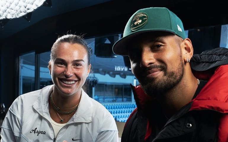 Kyrgios supera Sabalenka em exibição descontraída apelidada de 'Guerra dos Sexos'