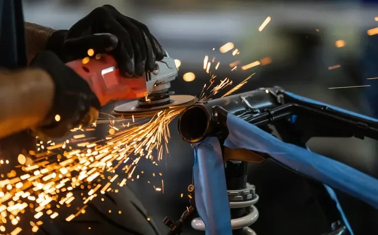 Abimaq: emprego no setor de máquinas e equipamentos sobe 0,3% em julho ante junho