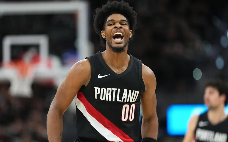 Oferta abaixo do mercado deixa futuro de Splitter incerto nos Blazers