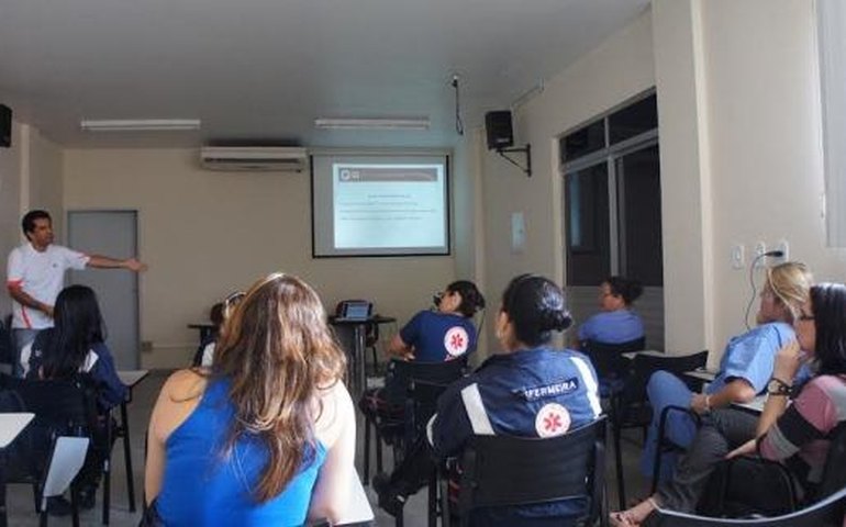Profissionais do Samu recebem capacitação sobre vírus Ebola