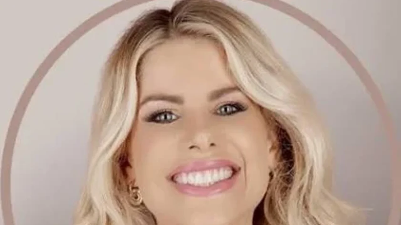 Karina Bacchi faz 50 anos: atriz trocou a fama da TV pelo discurso de fé na internet