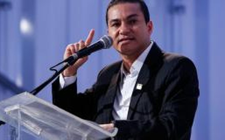 Ministro da Indústria e Comércio pede demissão