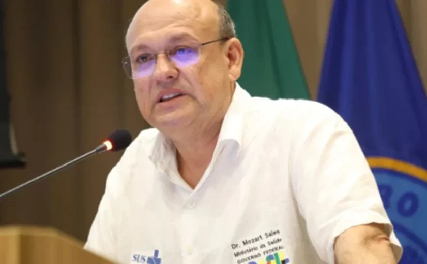 Secretário que teve visto revogado pelos EUA diz que sanção é 'injusta' e defende Mais Médicos