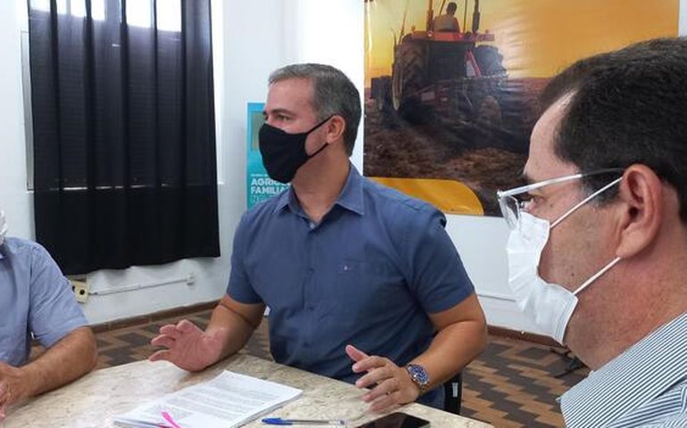 PAA: Seagri assina contrato que irá auxiliar o fornecimento da merenda escolar estadual para 2022