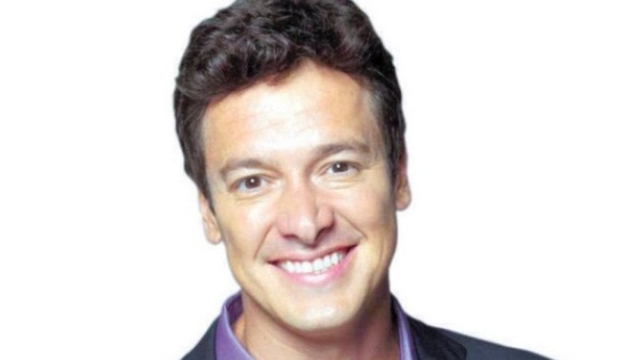 Rodrigo Faro confirma renovação de contrato com a Record TV