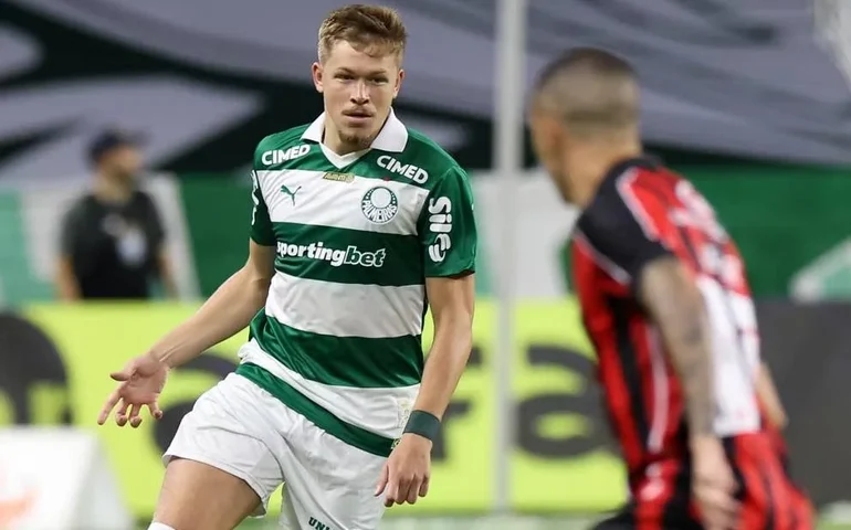 Palmeiras faz jogo pobre e empata com o Vitória, mas diminui distância para o Flamengo