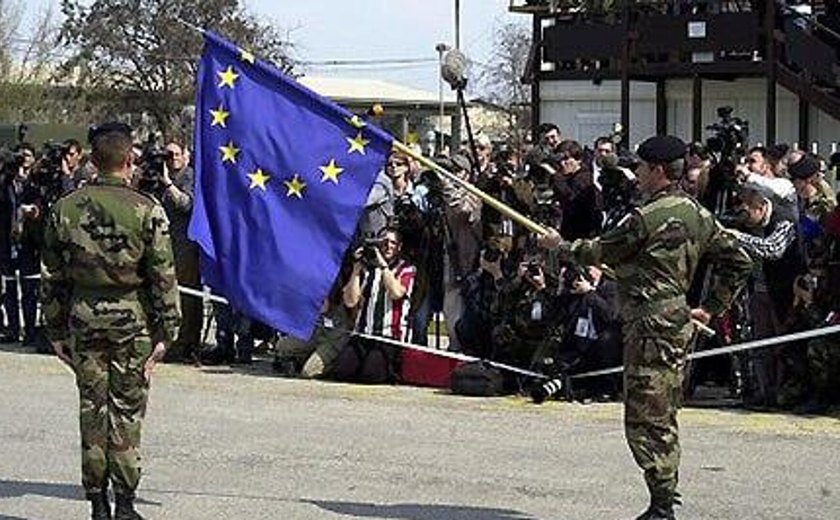 🪖 Ideia de Exército europeu é uma quimera, acha chanceler polonês