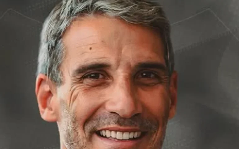 Vojvoda fala em resgatar identidade do Santos: 'Voltaremos a dar esse orgulho'