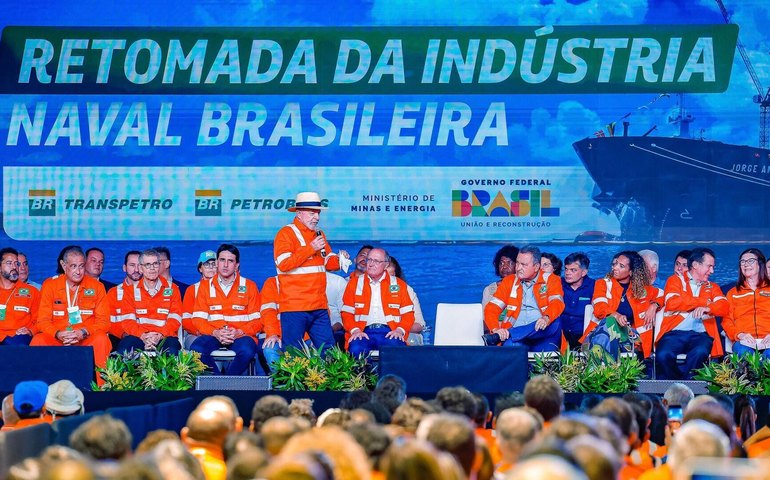 'Fama fica com o governo': Lula critica estados por preços dos combustíveis