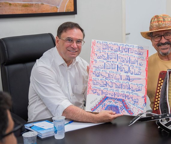 Prefeito Luciano visita obras do conservatório de música de Arapiraca ao lado de Fábio Pascoal, filho do multi-instrumentista universal