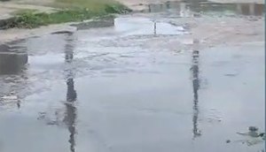 Moradores denunciam esgotos estourados e avenida sem pavimentação na Grande Aracaju / Foto: Foto: Redes Sociais/ Reprodução