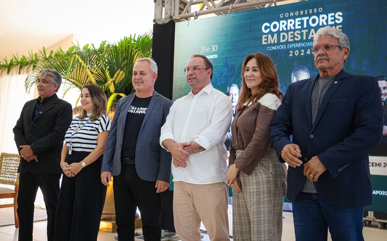 Prefeito Luciano parabeniza corretores de imóveis de Arapiraca