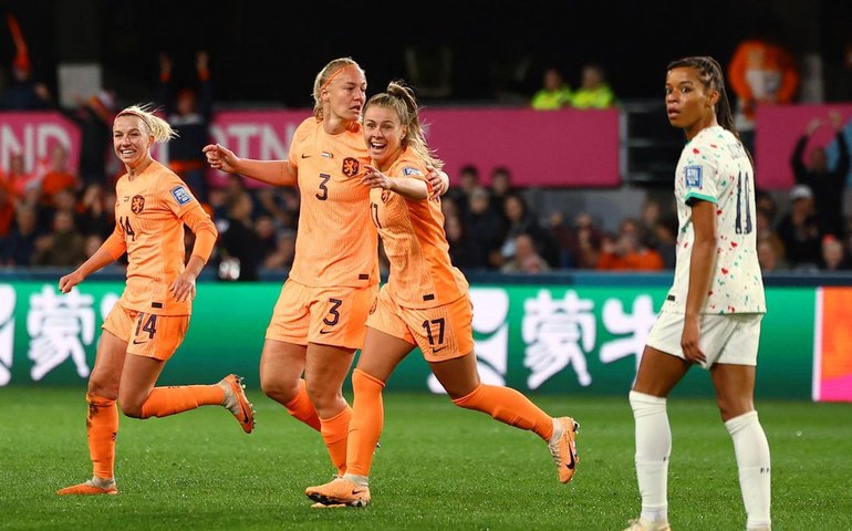 Atual vice-campeão Holanda inicia Copa superando Portugal