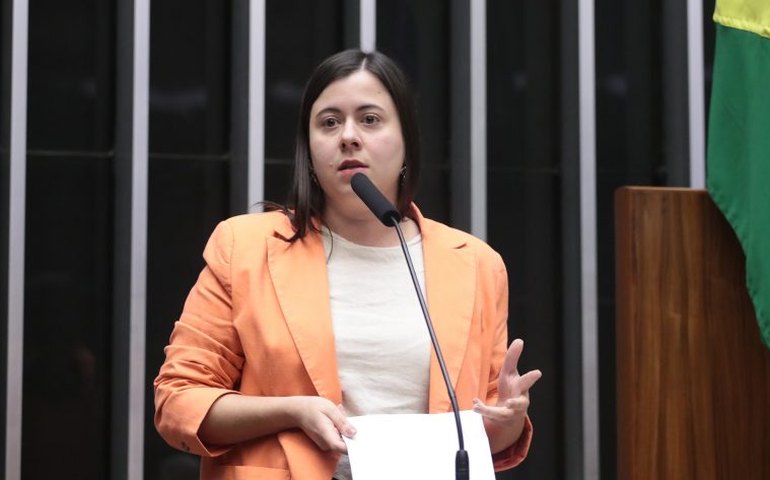 Comissão debate acesso e trabalho das mulheres na gestão da educação pública federal