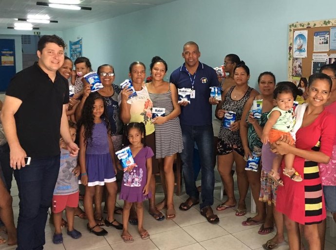 Semelj faz doação de leite para instituições de caridade de Maceió