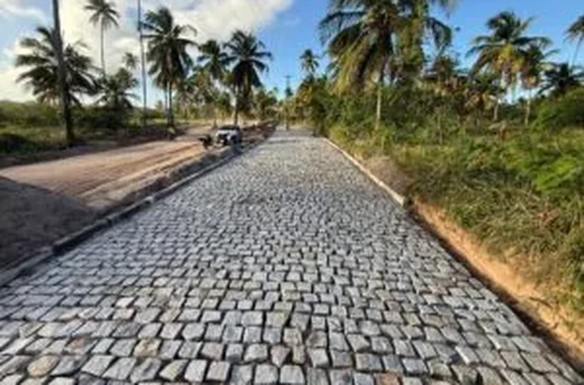 Porto de Pedras: Obras de pavimentação na Boca do Rio avançam em ritmo acelerado