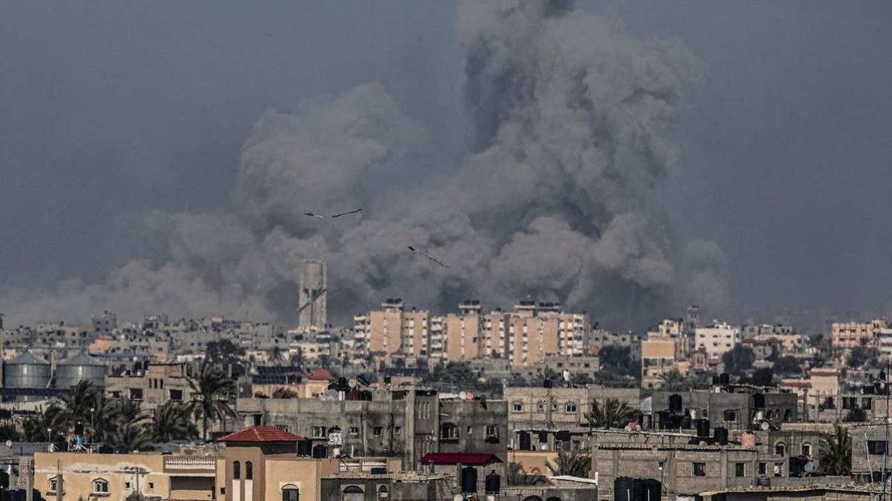 Israel confirma bombardeio no subúrbio de Beirute, capital do Líbano, em prédio do Hezbollah