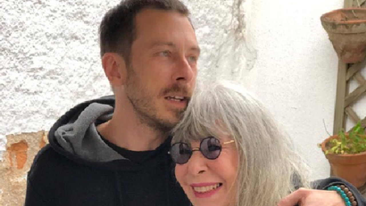 Beto Lee faz show-tributo à sua mãe no Ibirapuera