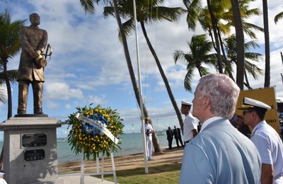 Governador Klever prestigia inauguração de monumento em homenagem ao Patrono da Marinha