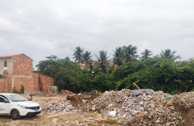Prefeitura de Maceió notifica e autua empresa por descarte irregular de resíduos em Riacho Doce