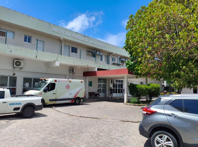 No dia de combate à meningite, Hospital Helvio Auto alerta para sintomas de emergência