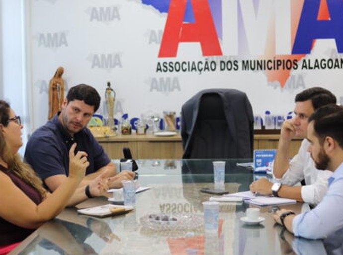 AMA e ABIH alinham ações para fortalecer o turismo nos municípios alagoanos