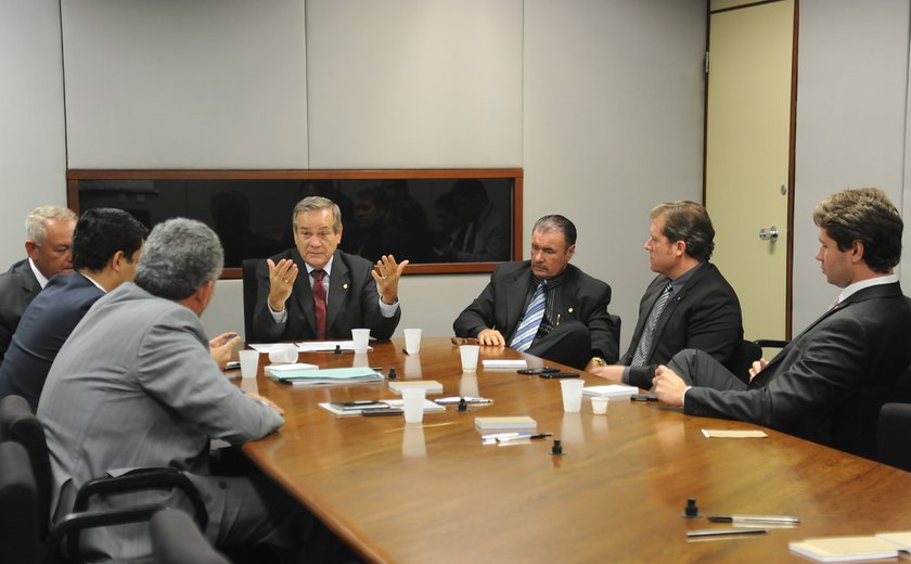 Saúde de Alagoas é tema de reunião da bancada federal